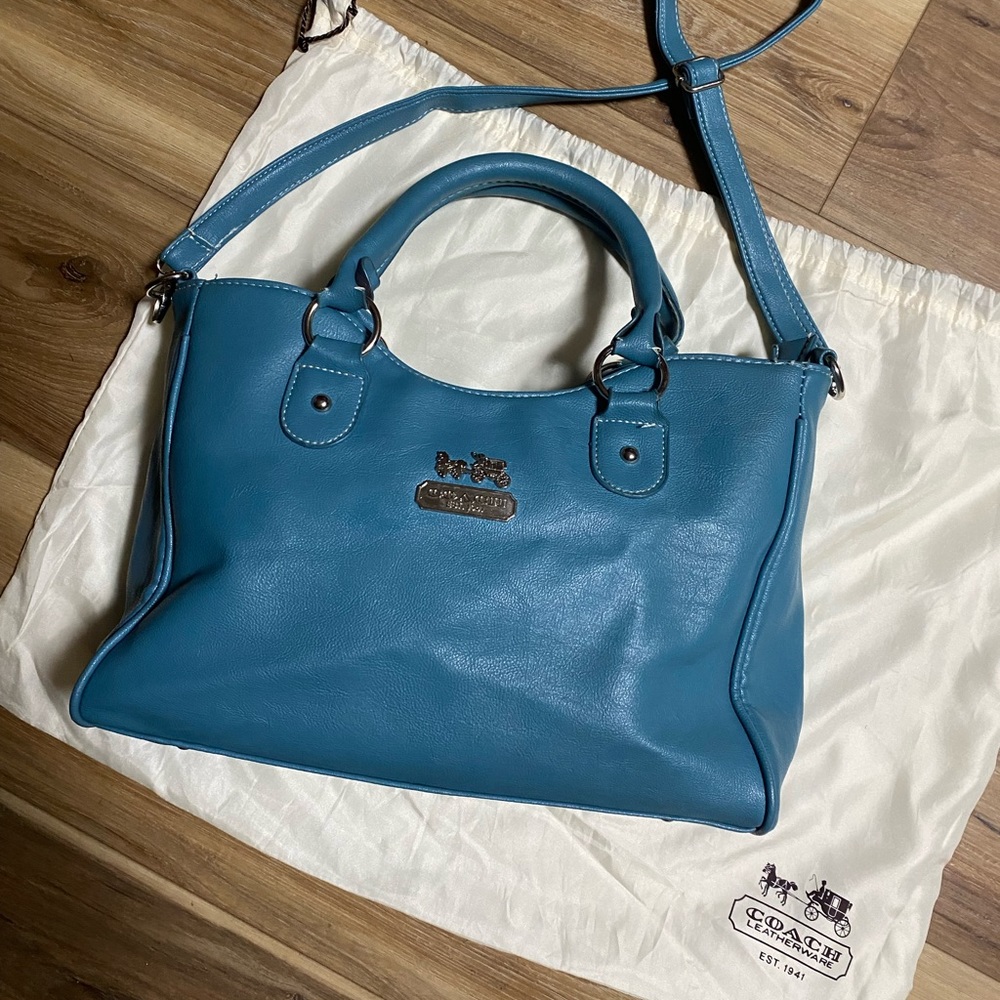 Coach teal leather purse with handles and detachable shoulder strap